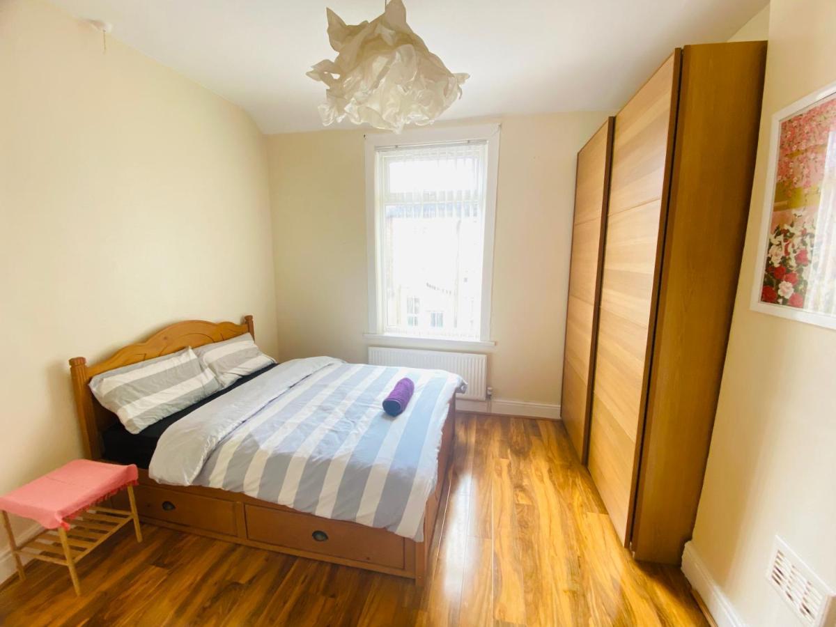Entire 4 Bedroom House - Ev Point & Free Parking Liverpool Exterior foto